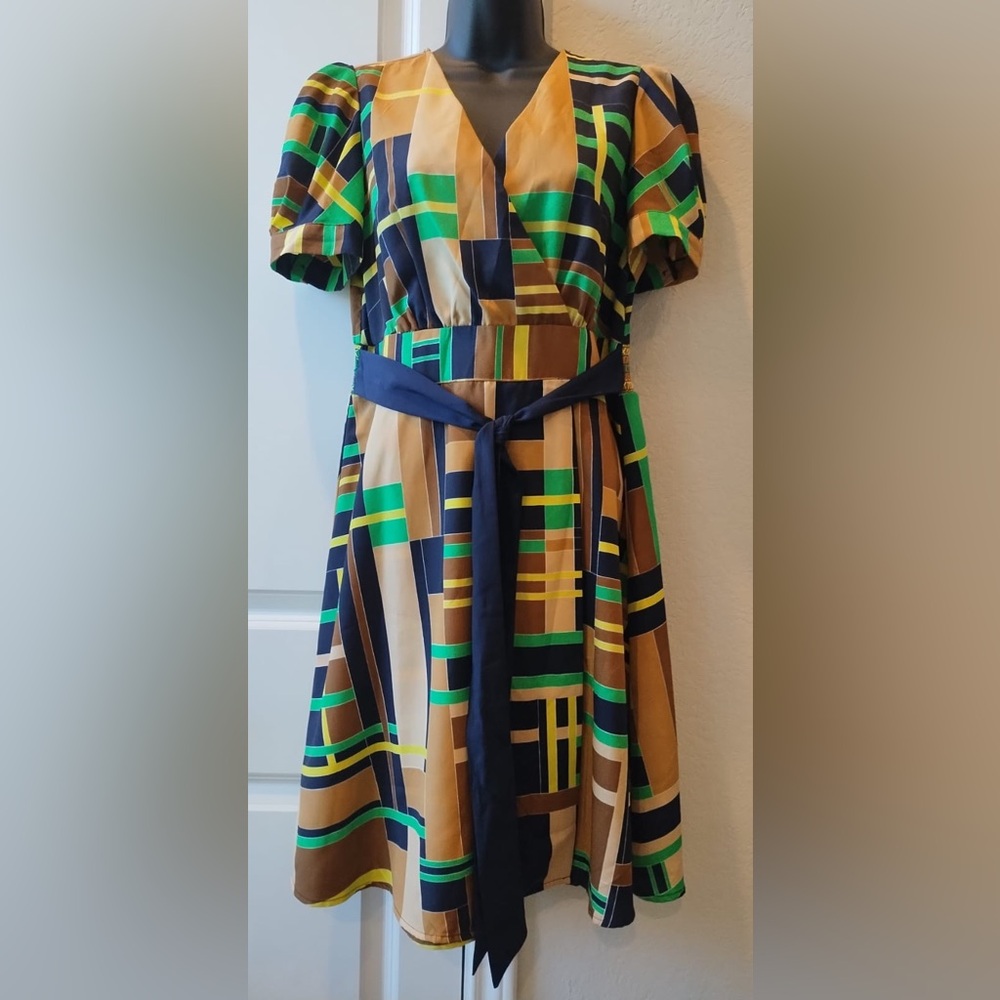The Webster Miami Dress Womens Size Medium Stretch Waist Knee Length Tie Lined